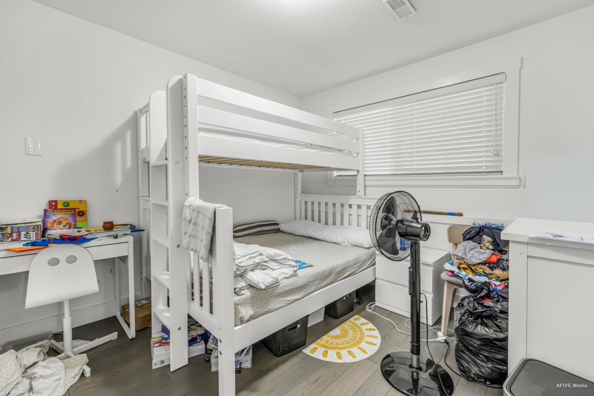 Garage Interior Photo of 2521 Wilding Crescent, Langley, BC