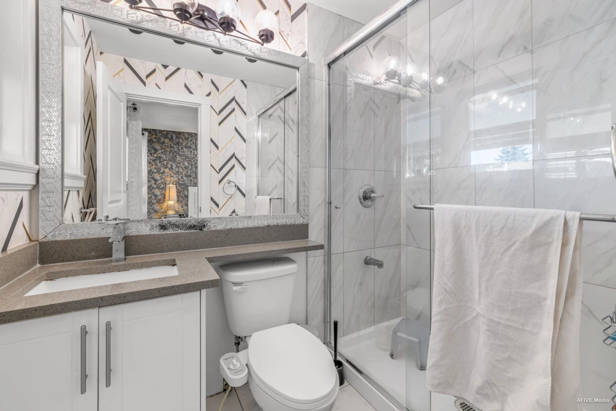 Guest Bathroom Photo of 2521 Wilding Crescent, Langley, BC