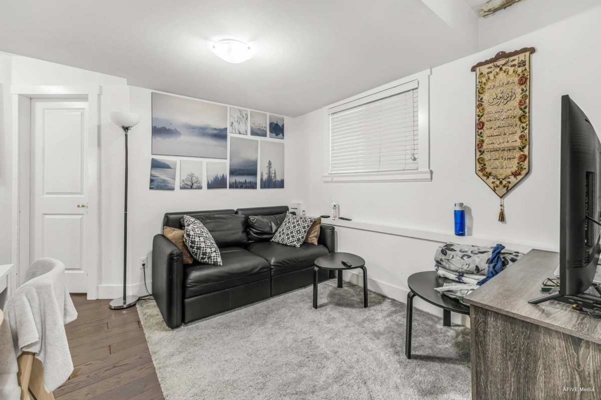 Laundry Room Photo of 2521 Wilding Crescent, Langley, BC