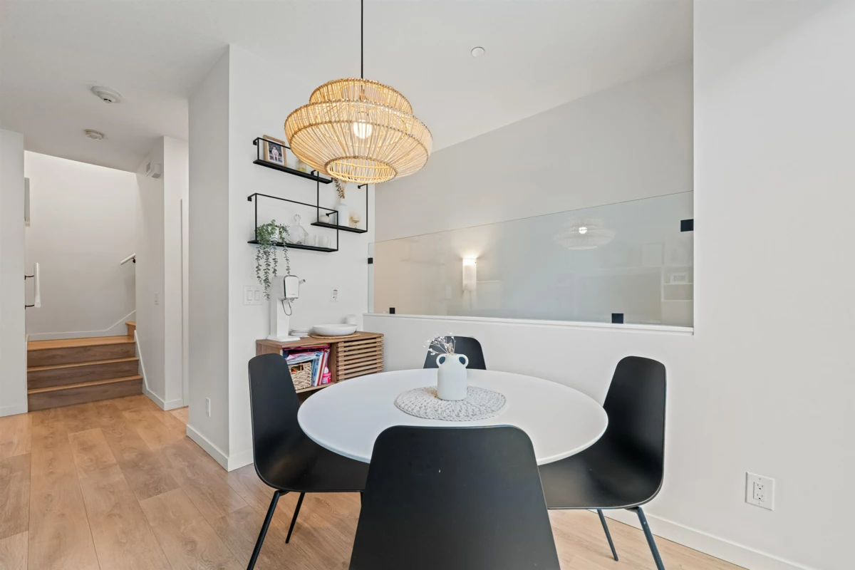 Bedroom 2 Photo of 7 533 E 3rd Street, North Vancouver, BC