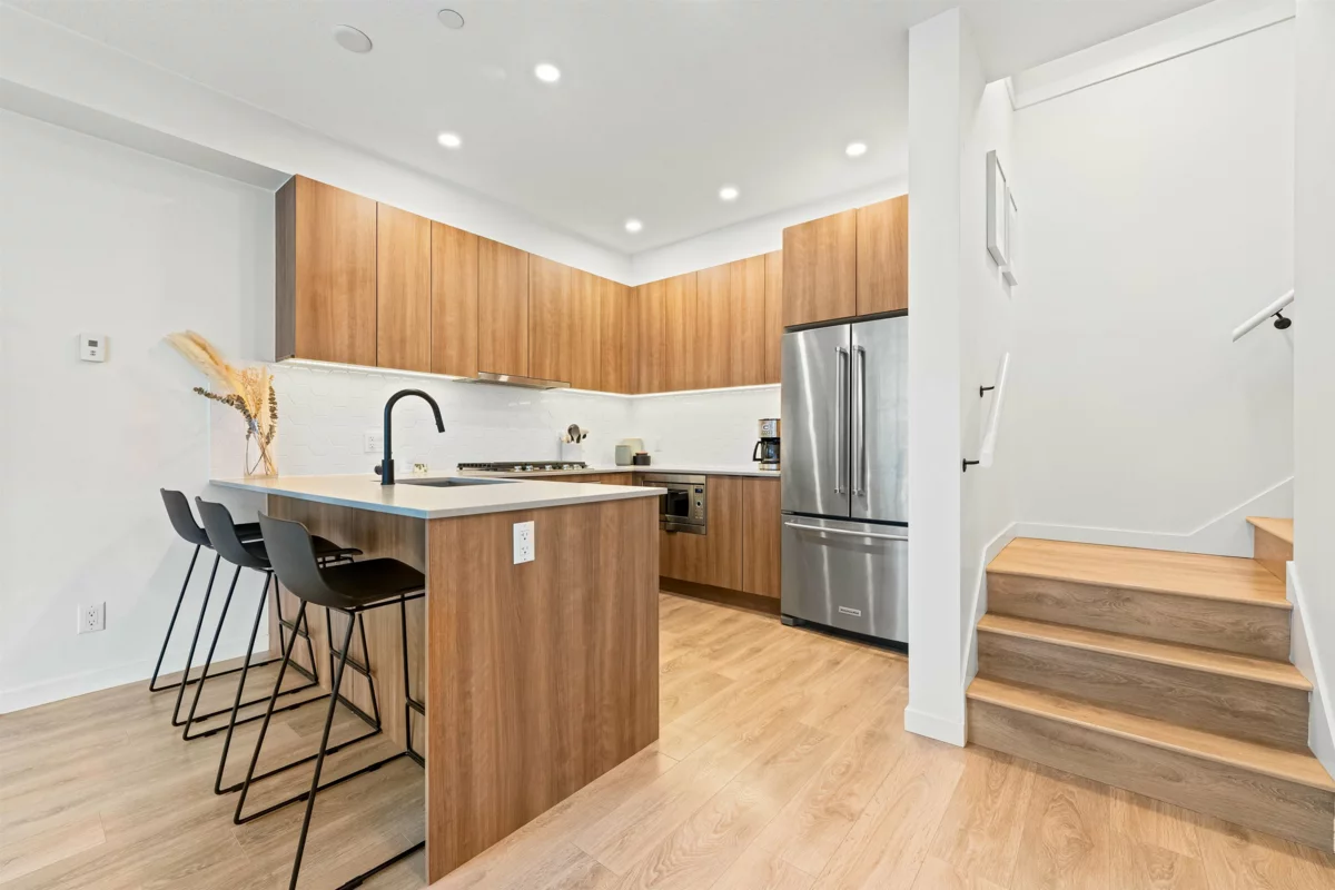 Bedroom 3 Photo of 7 533 E 3rd Street, North Vancouver, BC
