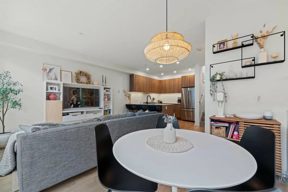 Breakfast Nook Photo of 7 533 E 3rd Street, North Vancouver, BC