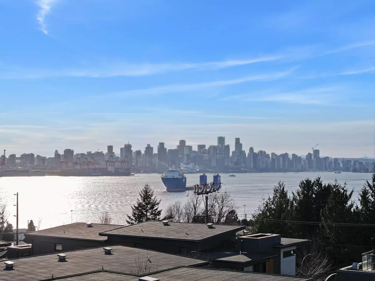 Laundry Room Photo of 7 533 E 3rd Street, North Vancouver, BC