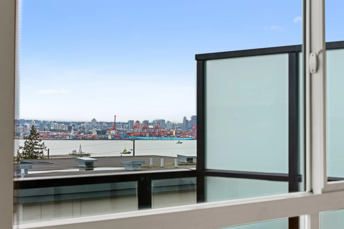 Mudroom Photo of 7 533 E 3rd Street, North Vancouver, BC