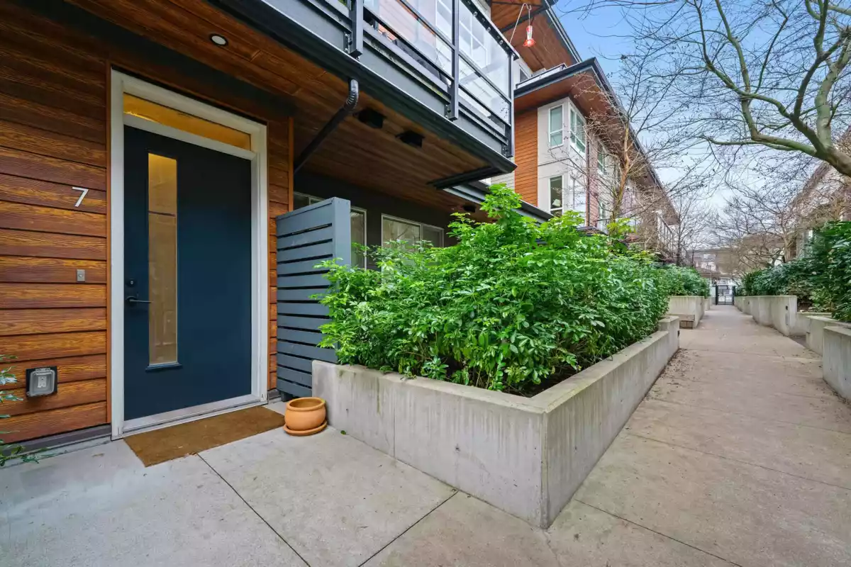 Swimming Pool Photo of 7 533 E 3rd Street, North Vancouver, BC