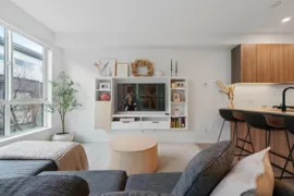 7 533 E 3rd Street, North Vancouver, BC