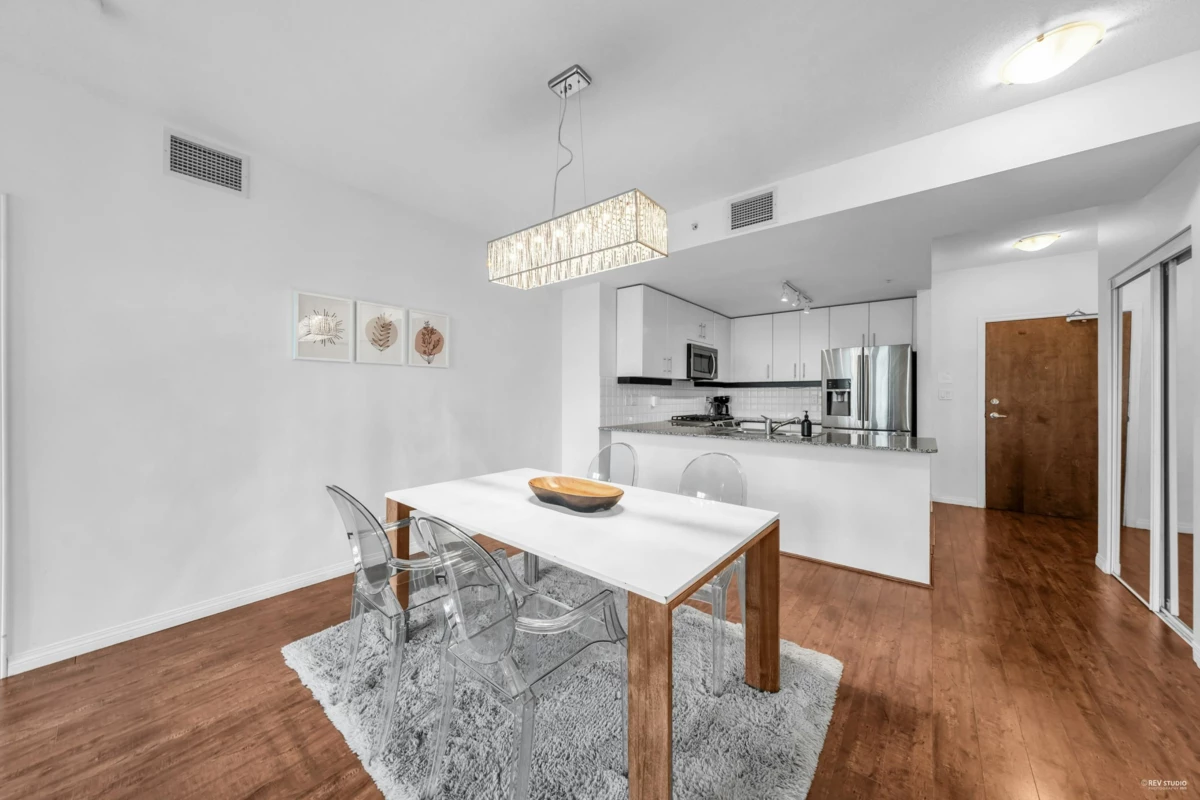 Primary Bedroom Photo of 409 100 E Esplanade Street, North Vancouver, BC