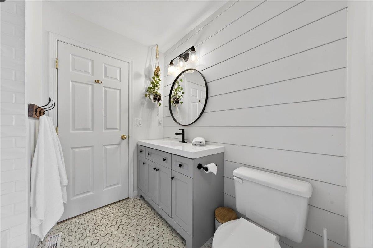 Laundry Room Photo of 1736 Pekrul Place, Port Coquitlam, BC