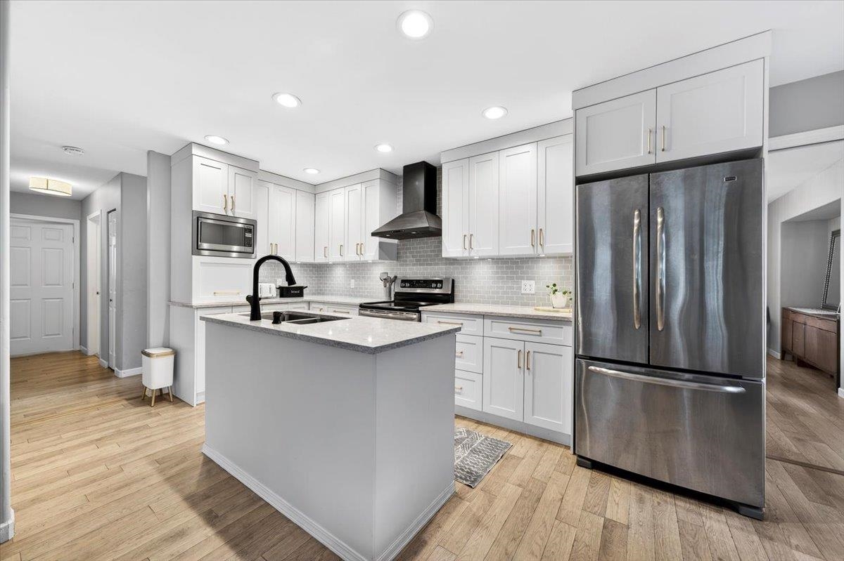 Primary Bathroom Photo of 1736 Pekrul Place, Port Coquitlam, BC