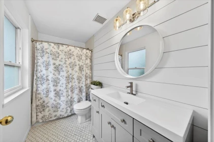 Hallway Photo of 1736 Pekrul Place, Port Coquitlam, BC