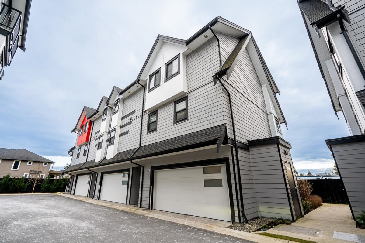 Family Room Photo of 9 32160 Peardonville Road, Abbotsford, BC