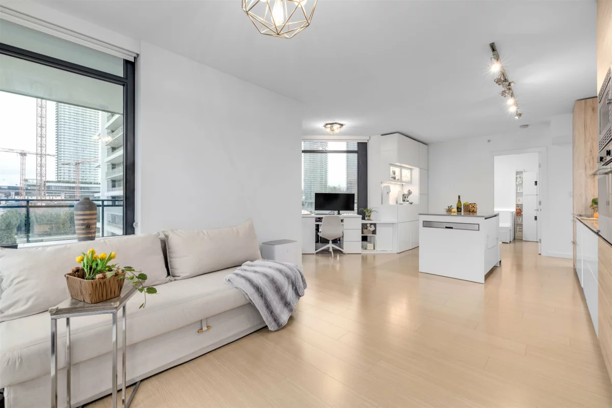 Dining Area Photo of 1008 2378 Alpha Avenue, Burnaby, BC