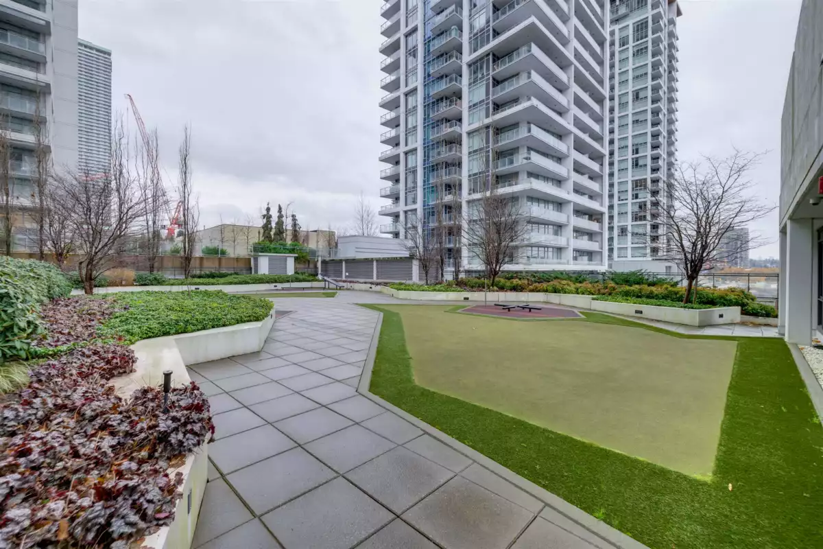 Entry Foyer Photo of 1008 2378 Alpha Avenue, Burnaby, BC