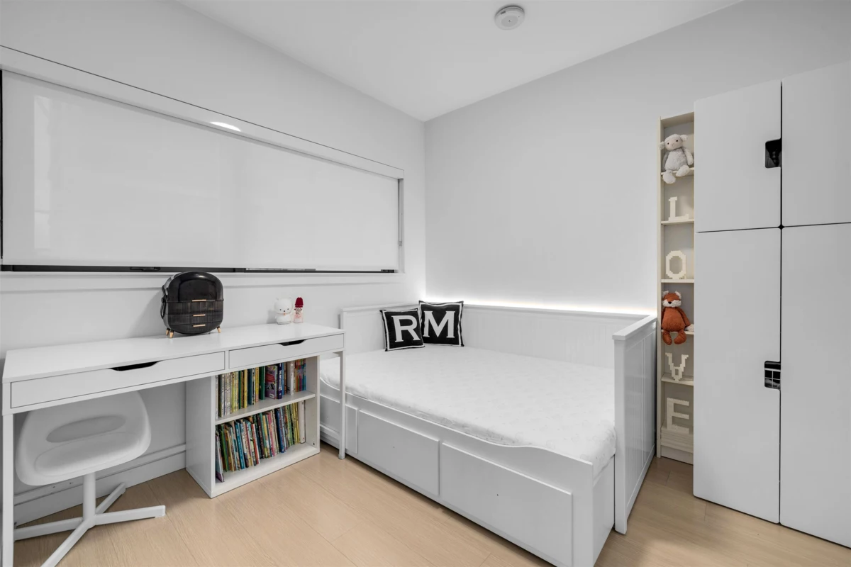 Guest Bathroom Photo of 1008 2378 Alpha Avenue, Burnaby, BC