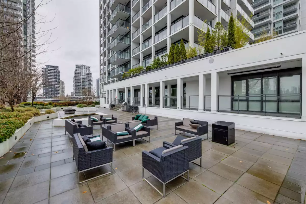 Hallway Photo of 1008 2378 Alpha Avenue, Burnaby, BC