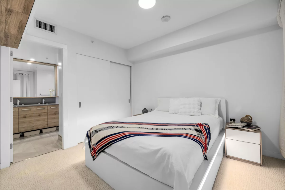 Walk-In Closet Photo of 1008 2378 Alpha Avenue, Burnaby, BC