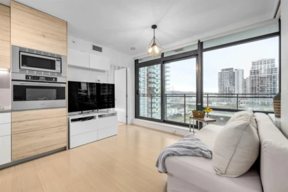 1008 2378 Alpha Avenue, Burnaby, BC