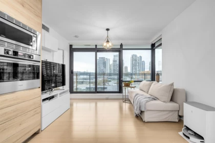 1008 2378 Alpha Avenue, Burnaby, BC