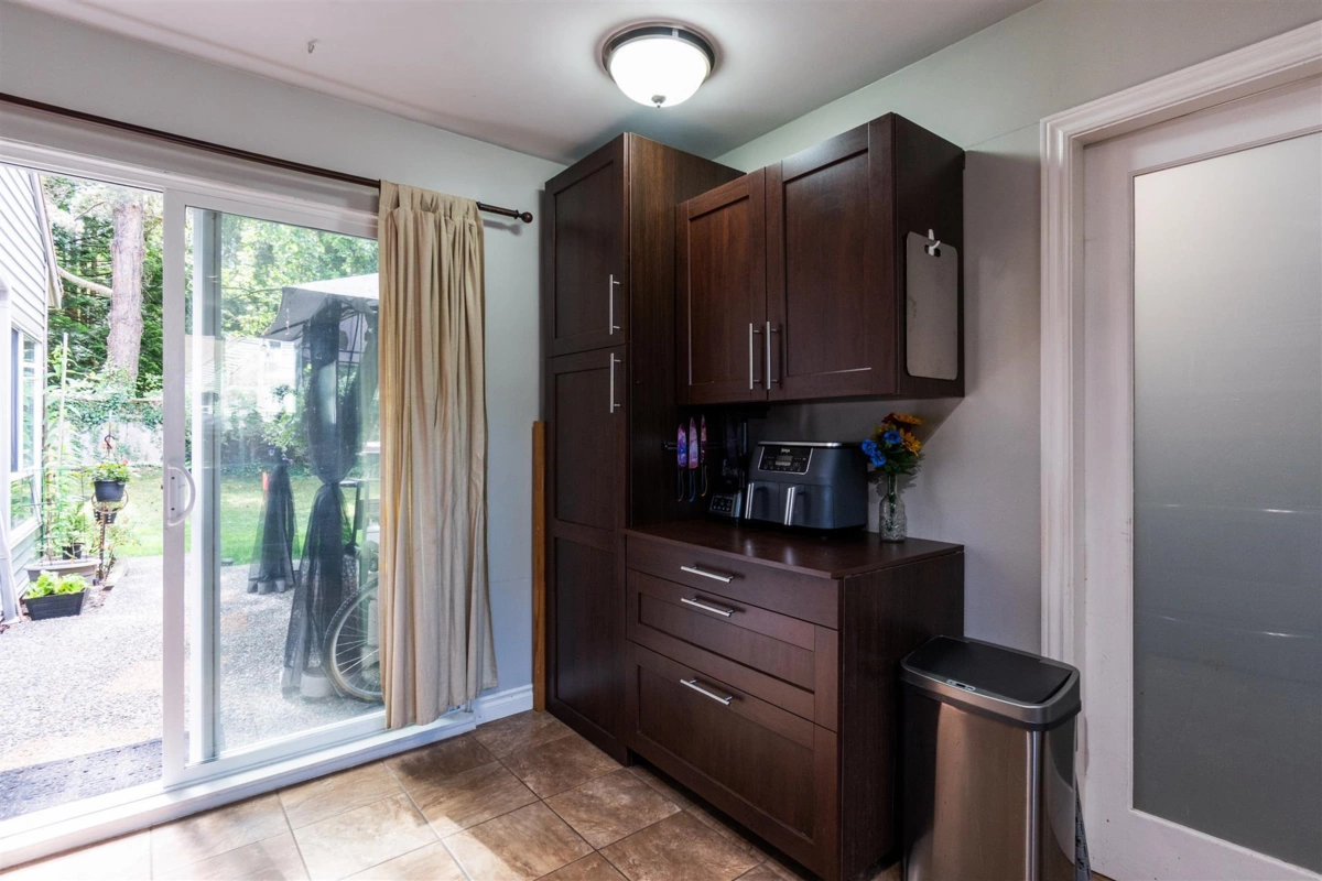Breakfast Nook Photo of 6217 E Greenside Drive, Surrey, BC