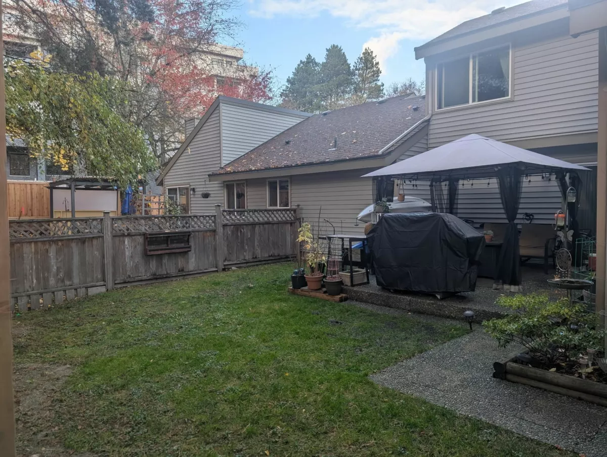 Entry Foyer Photo of 6217 E Greenside Drive, Surrey, BC