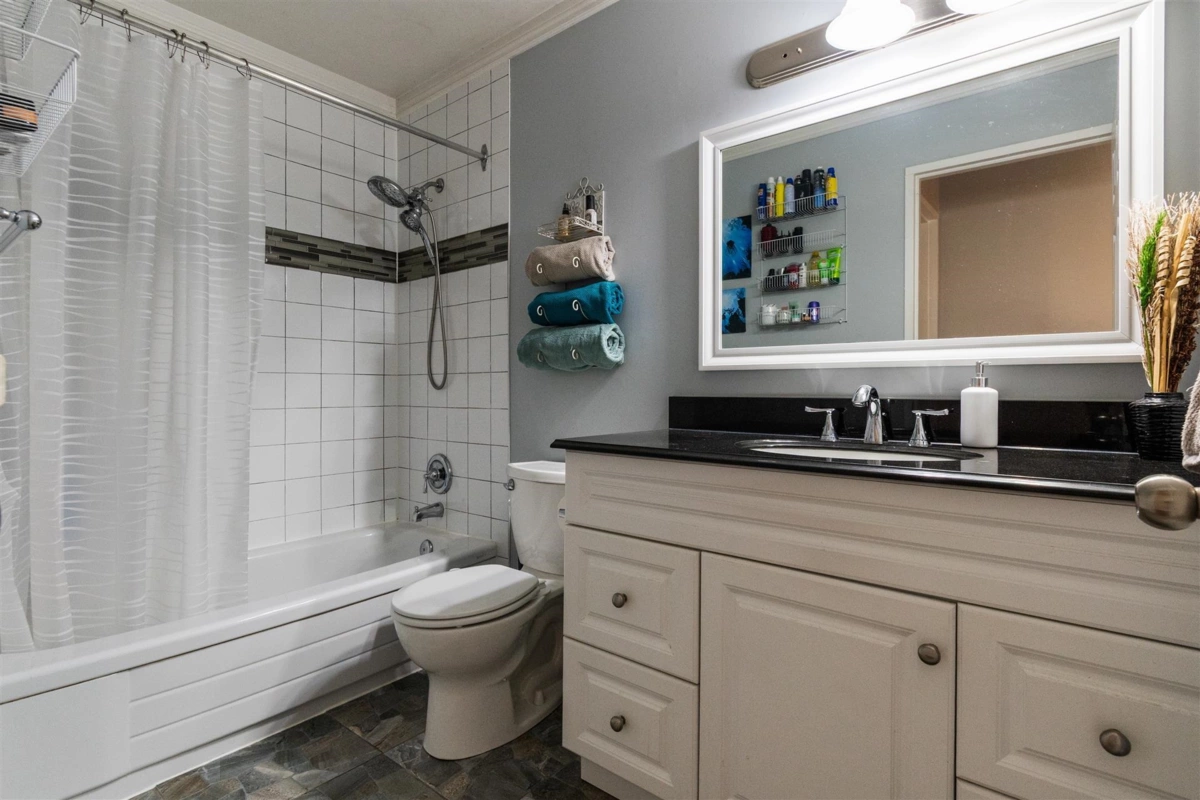 Laundry Room Photo of 6217 E Greenside Drive, Surrey, BC