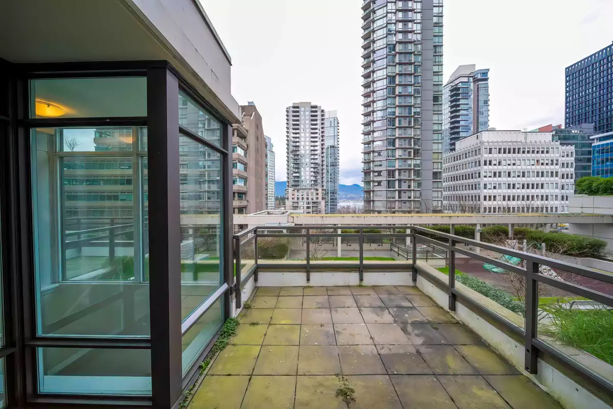 Basement Recreation Room Photo of 303 1211 Melville Street, Vancouver, BC