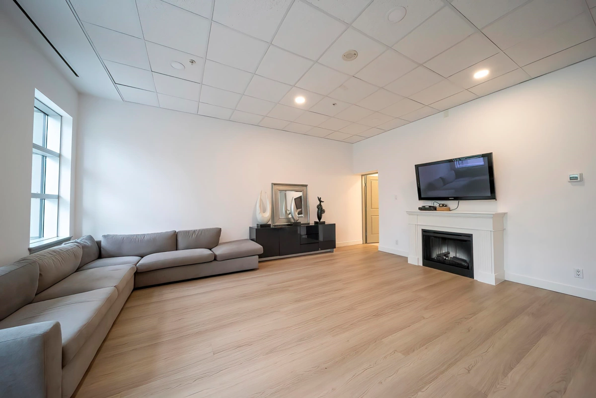 Front Yard Photo of 303 1211 Melville Street, Vancouver, BC