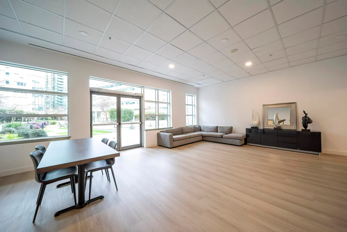 Garden / Landscaping Photo of 303 1211 Melville Street, Vancouver, BC