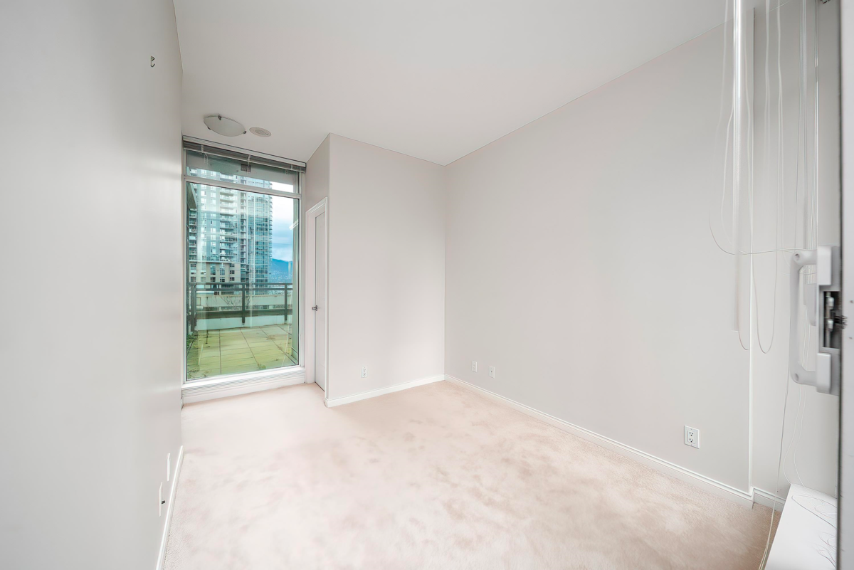 Guest Bathroom Photo of 303 1211 Melville Street, Vancouver, BC