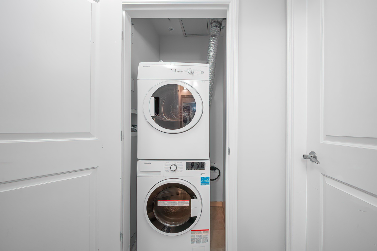 Loft / Bonus Room Photo of 303 1211 Melville Street, Vancouver, BC