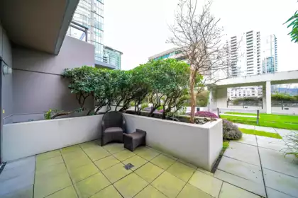 Hallway Photo of 303 1211 Melville Street, Vancouver, BC