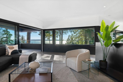 Breakfast Nook Photo of 4166 Rose Crescent, West Vancouver, BC