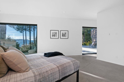 Mudroom Photo of 4166 Rose Crescent, West Vancouver, BC