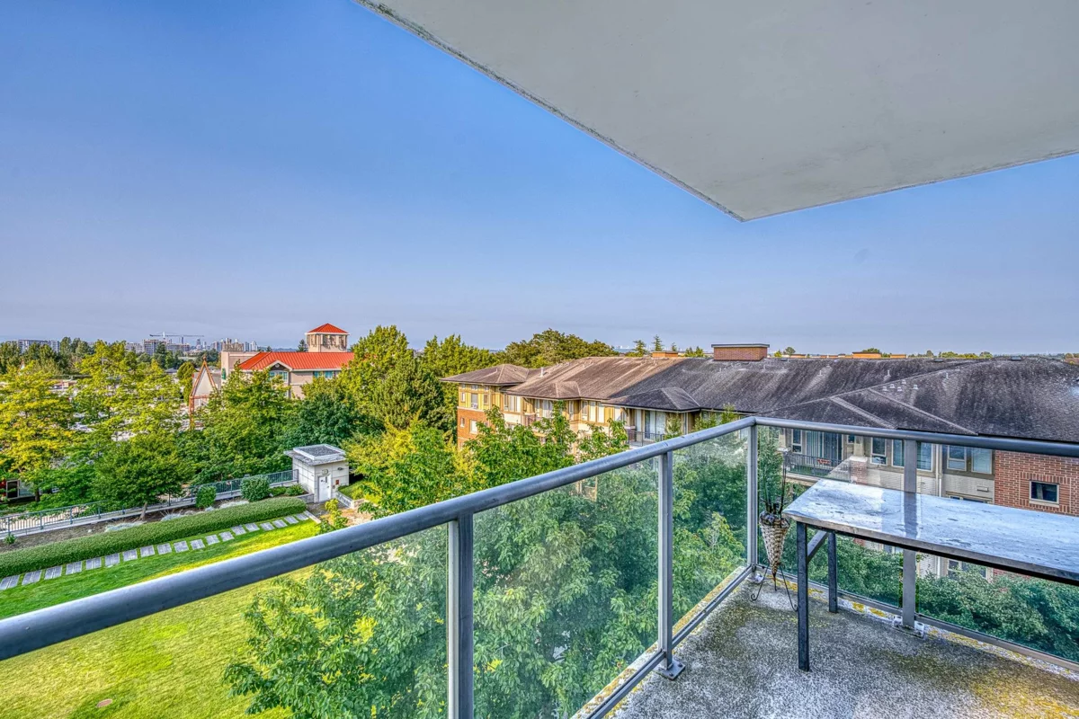 Entry Foyer Photo of 803 5068 Kwantlen Street, Richmond, BC