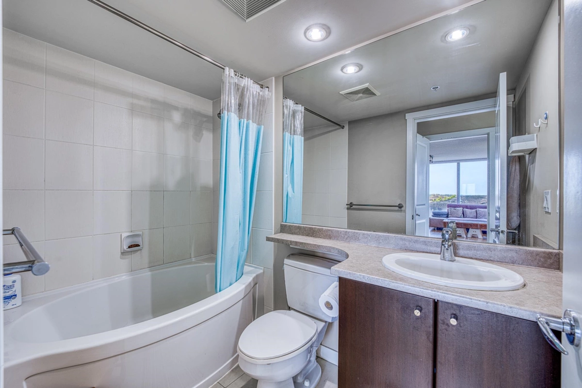 Guest Bathroom Photo of 803 5068 Kwantlen Street, Richmond, BC