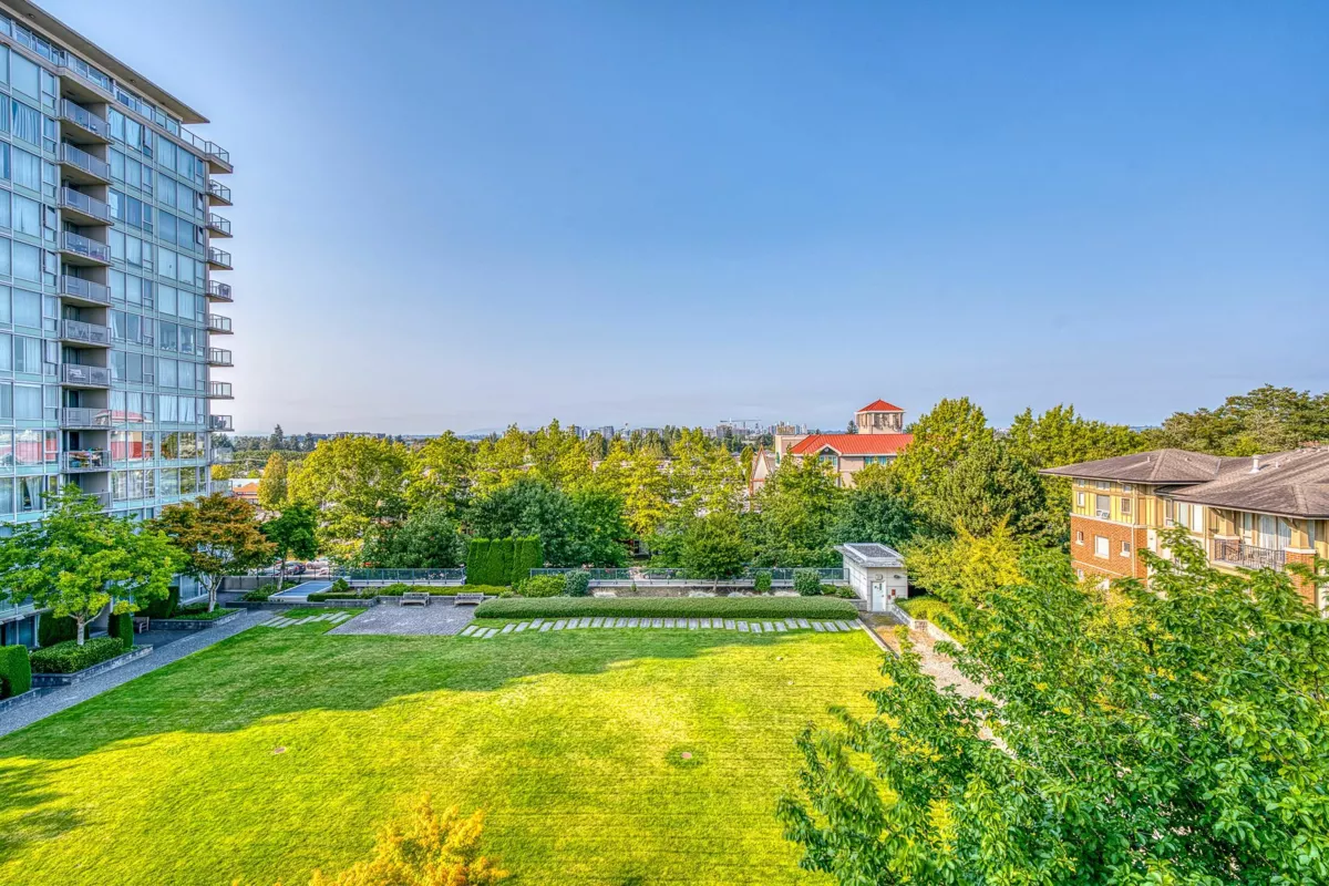 Laundry Room Photo of 803 5068 Kwantlen Street, Richmond, BC