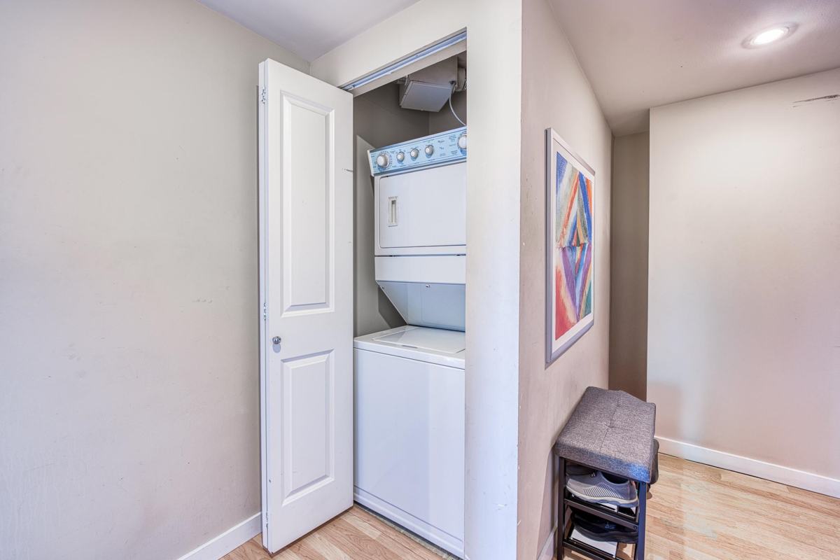 Loft / Bonus Room Photo of 803 5068 Kwantlen Street, Richmond, BC