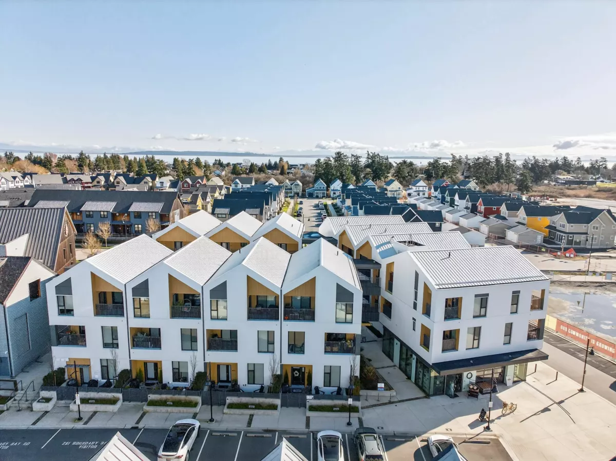 Basement Recreation Room Photo of 201 251 Boundary Bay Road, Delta, BC