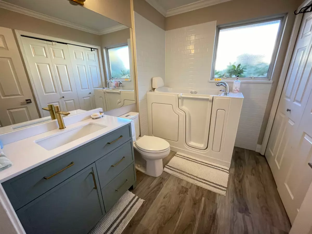 Guest Bathroom Photo of 132 10172 141 Street, Surrey, BC