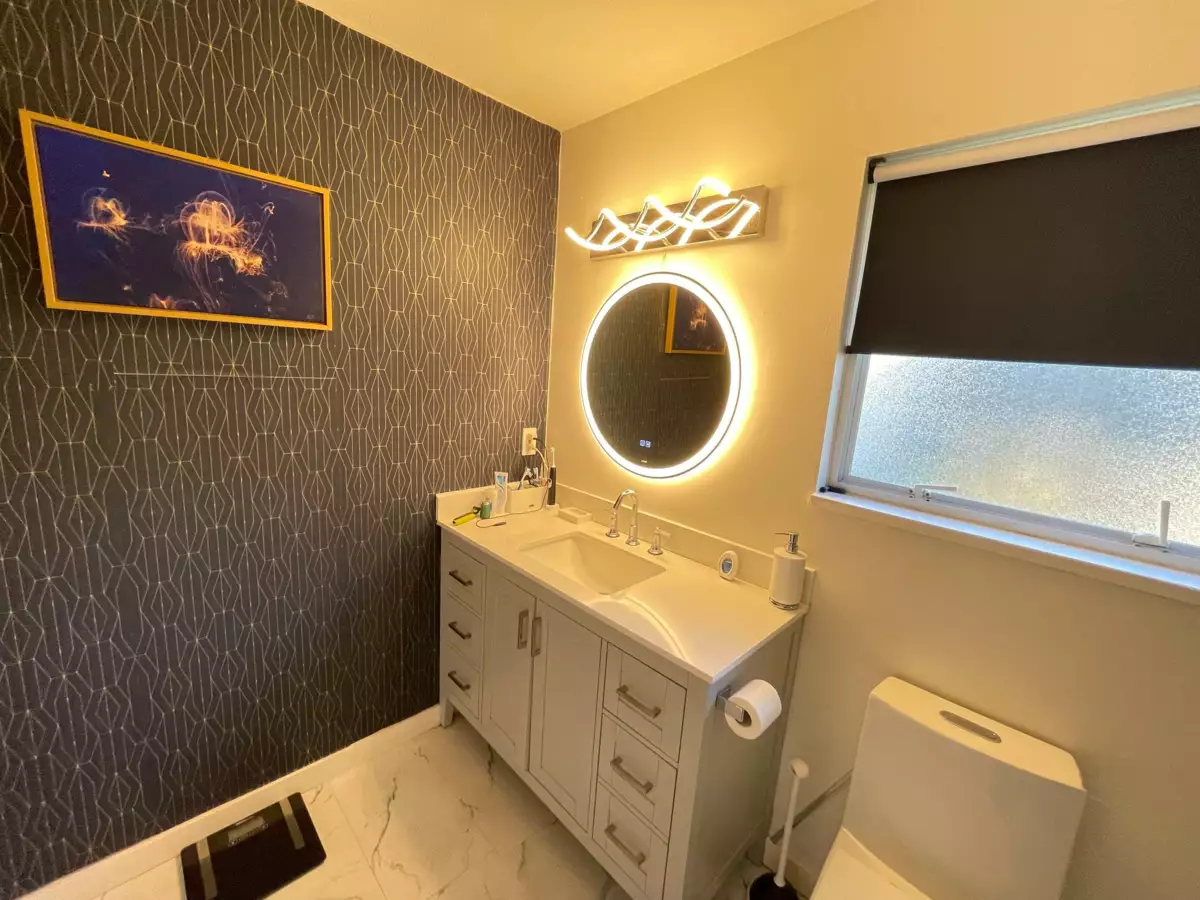 Laundry Room Photo of 132 10172 141 Street, Surrey, BC