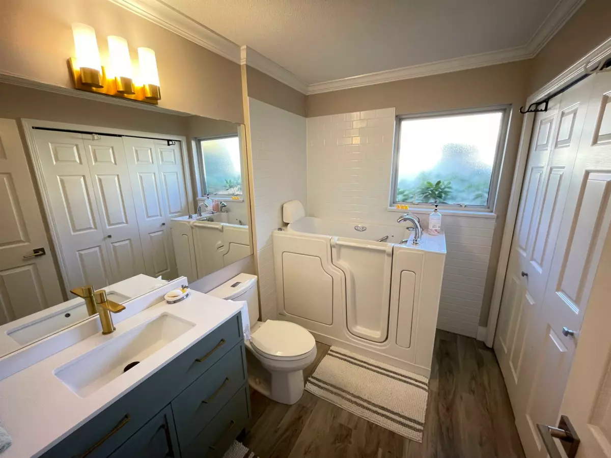 Powder Room Photo of 132 10172 141 Street, Surrey, BC
