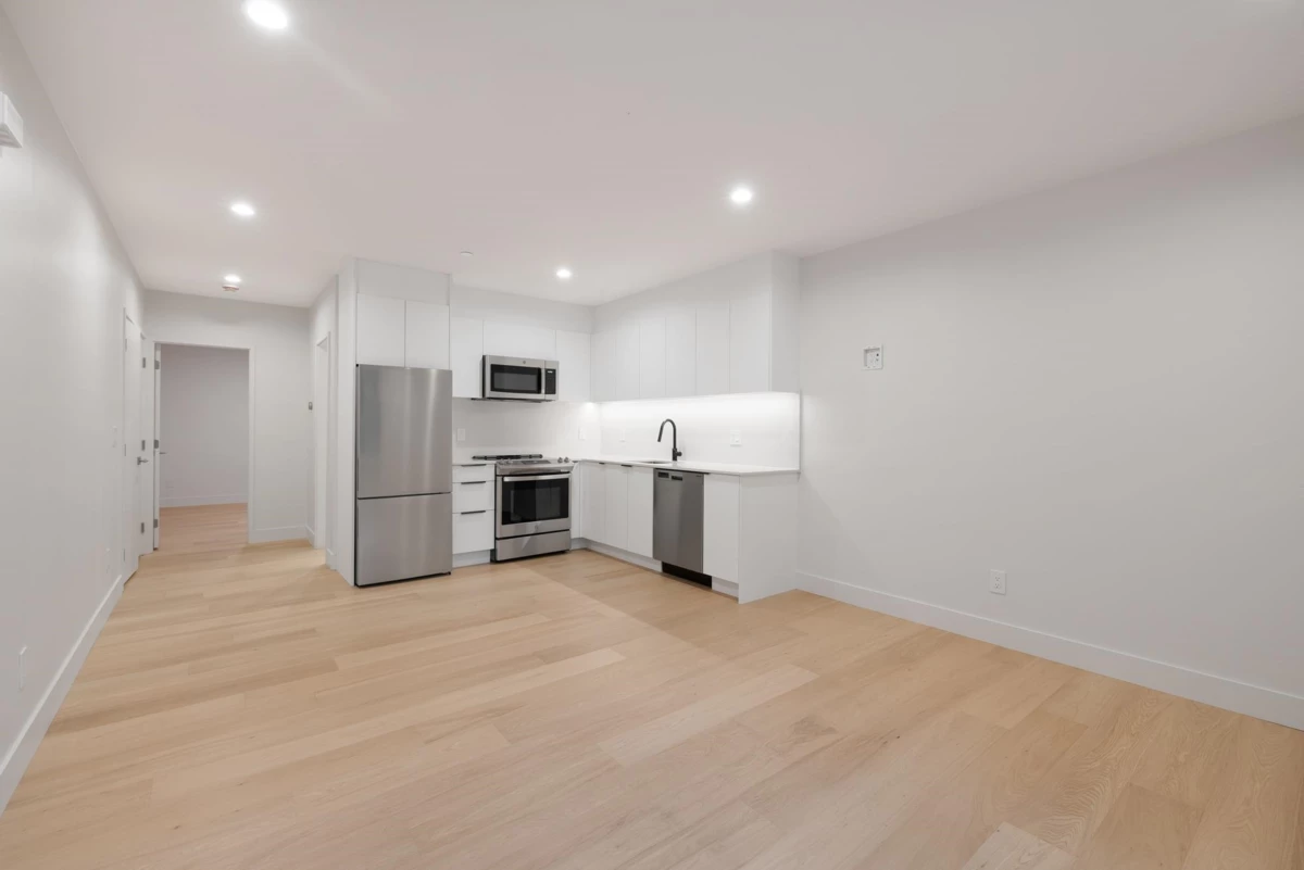 Laundry Room Photo of 620 Kenwood Road, West Vancouver, BC