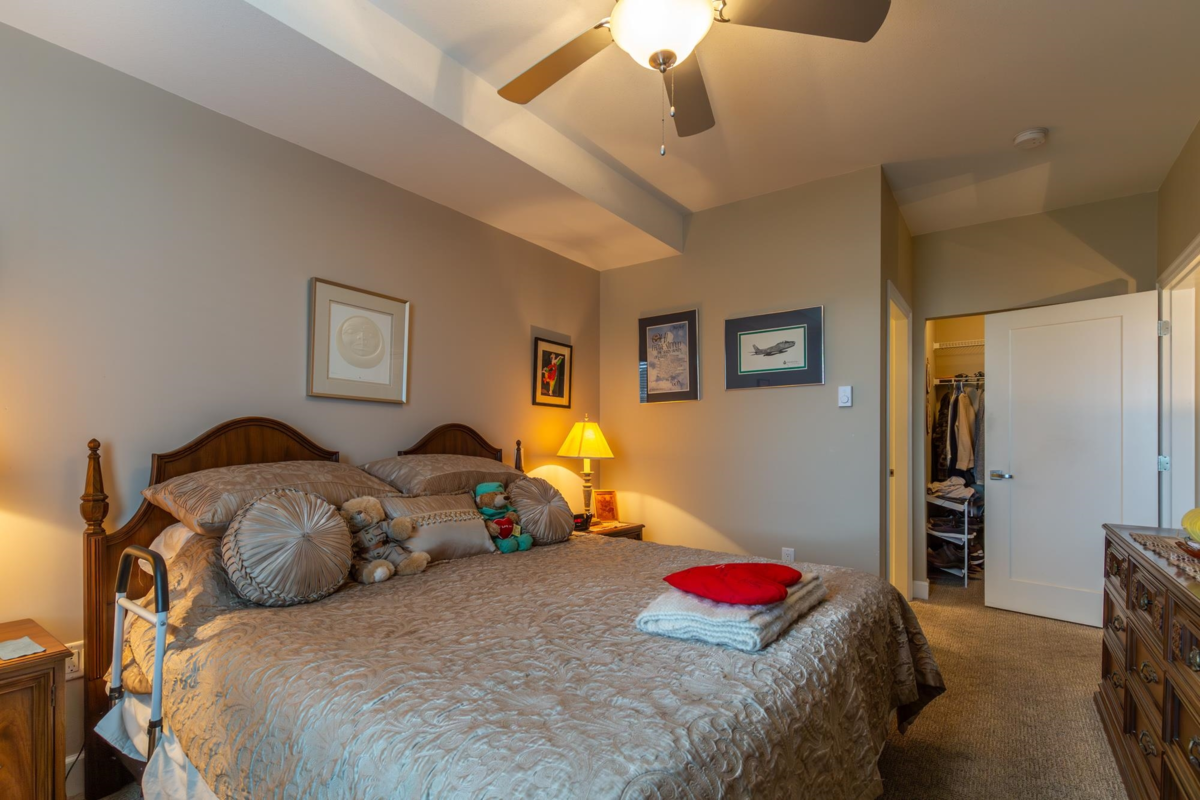 Entry Foyer Photo of 203 45750 Keith Wilson Road, Chilliwack, BC