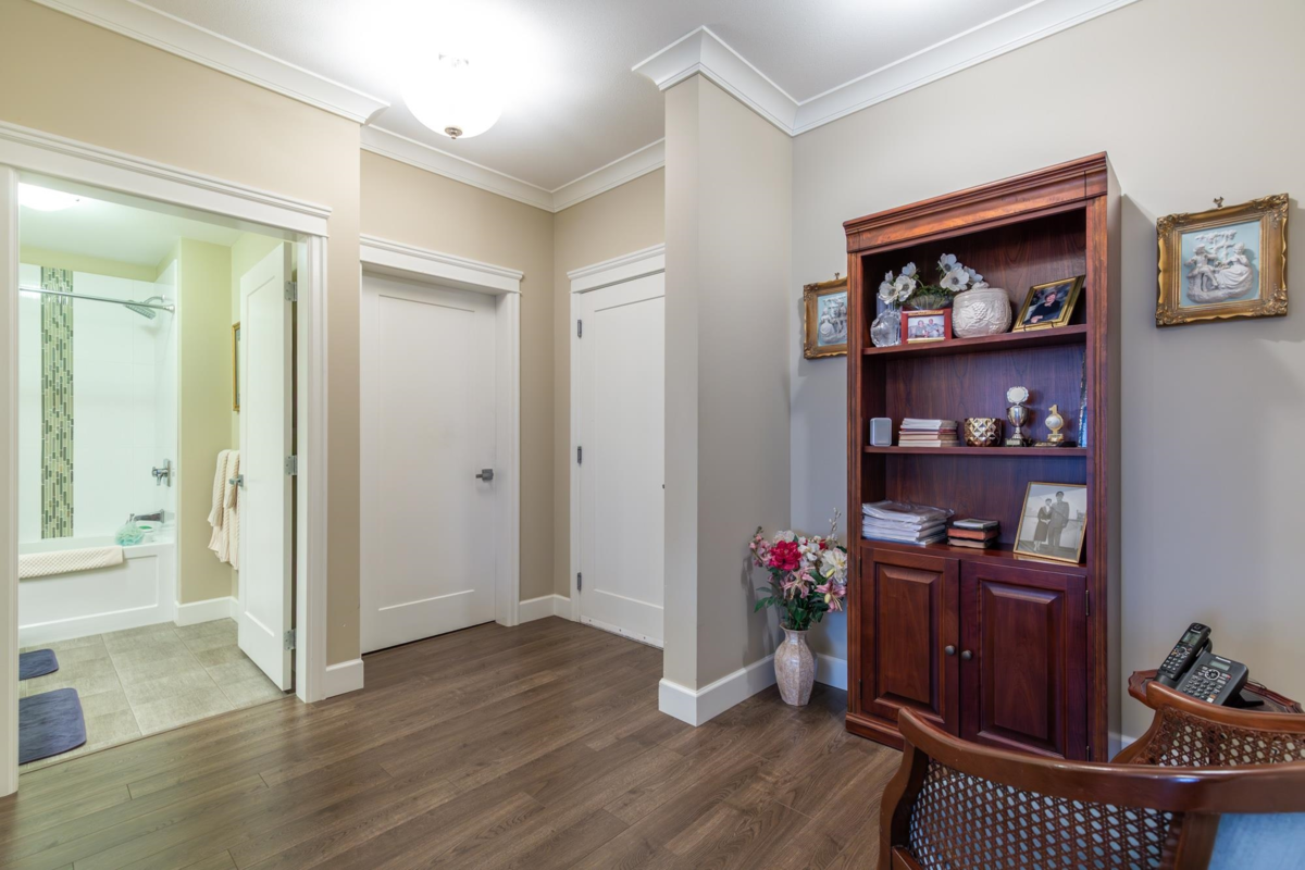 Kitchen Island Photo of 203 45750 Keith Wilson Road, Chilliwack, BC