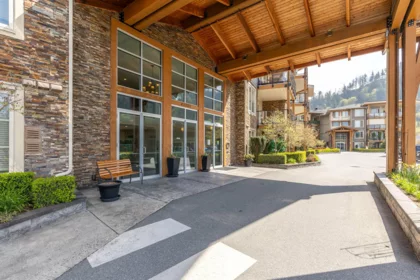 203 45750 Keith Wilson Road, Chilliwack, BC, Chilliwack — Apartment/Condo for sale