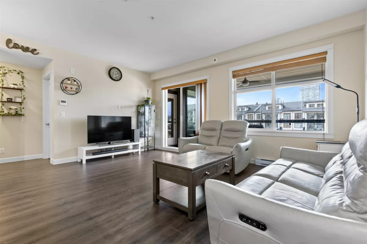 Breakfast Nook Photo of 408 8561 203a Street, Langley, BC