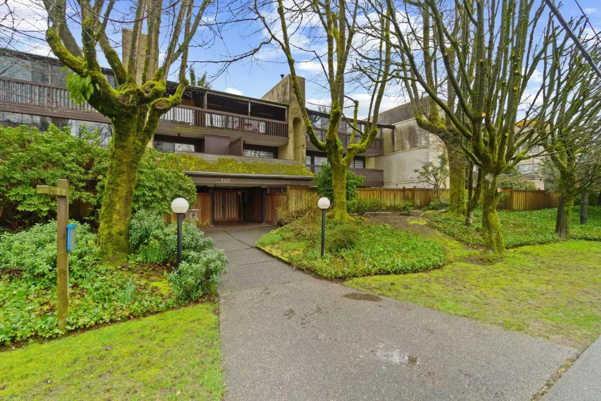 Exterior Rear Photo of 304 720 Eighth Avenue, New Westminster, BC