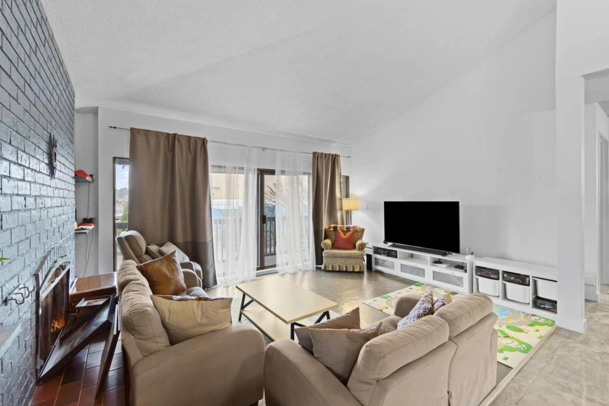 Family Room Photo of 304 720 Eighth Avenue, New Westminster, BC
