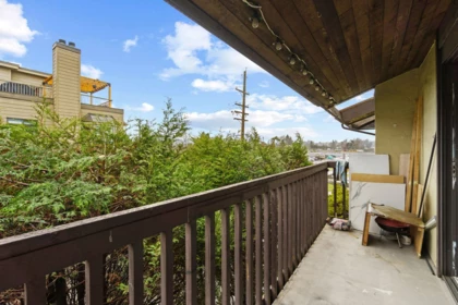 Staircase Photo of 304 720 Eighth Avenue, New Westminster, BC