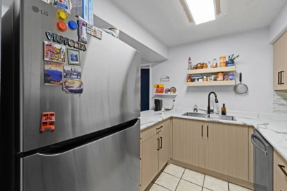 Walk-In Closet Photo of 304 720 Eighth Avenue, New Westminster, BC